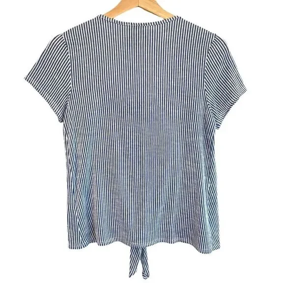 W5 Striped Button and Tie Top - Picture 5 of 7